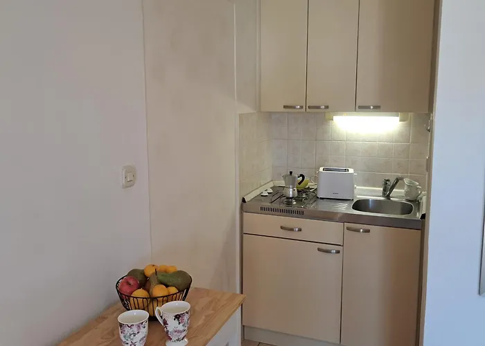 Helena Appartement *